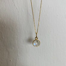 Load image into Gallery viewer, Small stone pendant
