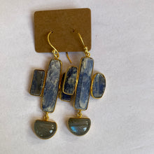 Load image into Gallery viewer, Kyanite triple with labradorite small
